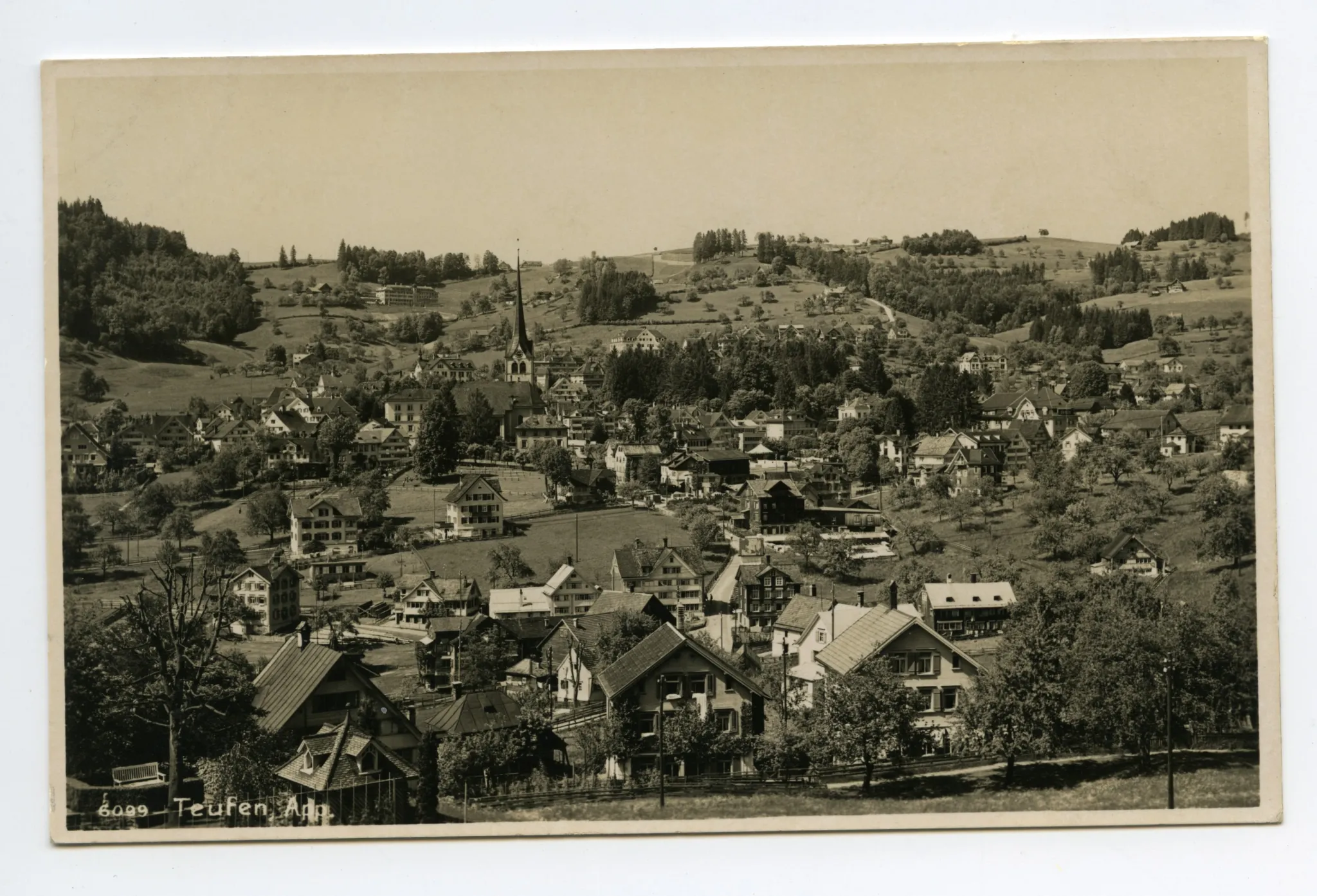 im Vordergrund Schönenbüel/Bächli, Blick zu Bad Sonder, Schäflisegg, Eggen-Höhenweg (vgl. Hc.15-28)
