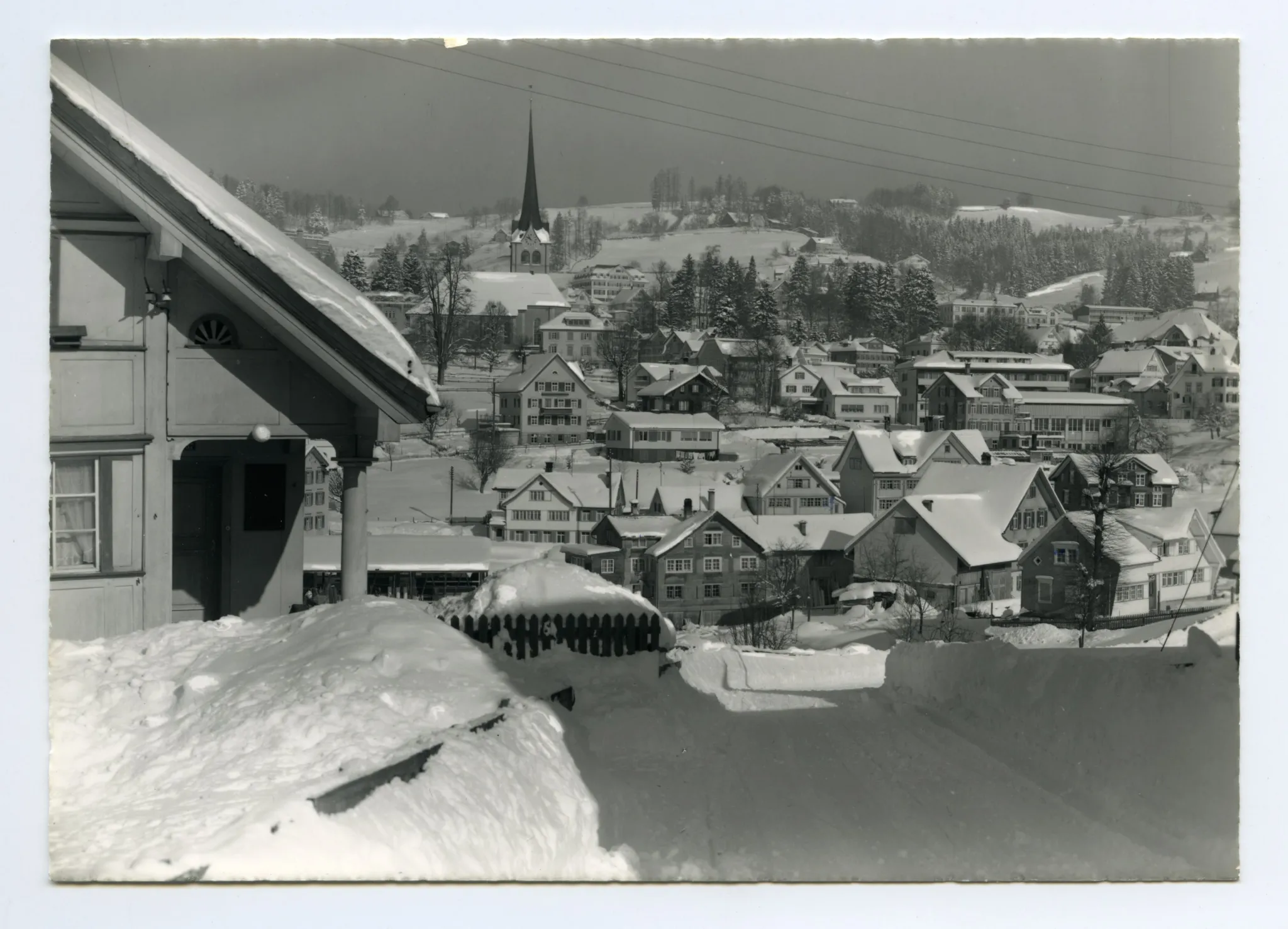 vorne Schönenbüel (z.T.), Bächli. Mit Krankenhaus, Bad Sonder (halb verdeckt). Blick zu Schäflisegg, Hüslersegg