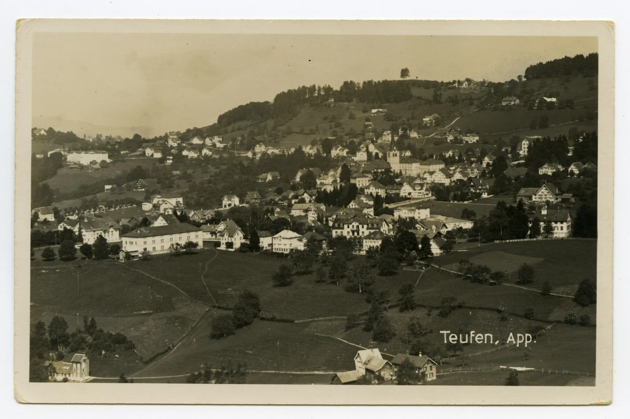 von Schlatterlehn aus. Mit Zeughaus, Linde, Ebni, Dorfzentrum bis Eggli-Rank. Blick zu Schwendibüehl, Fernblick