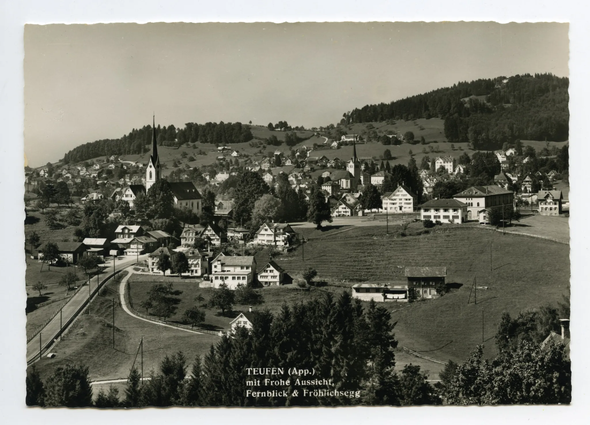 mit Sammelbüel, Zeughaus, beiden Dorfkirchen, Fernblick. Blick zu Froher Aussicht, Frölichsegg