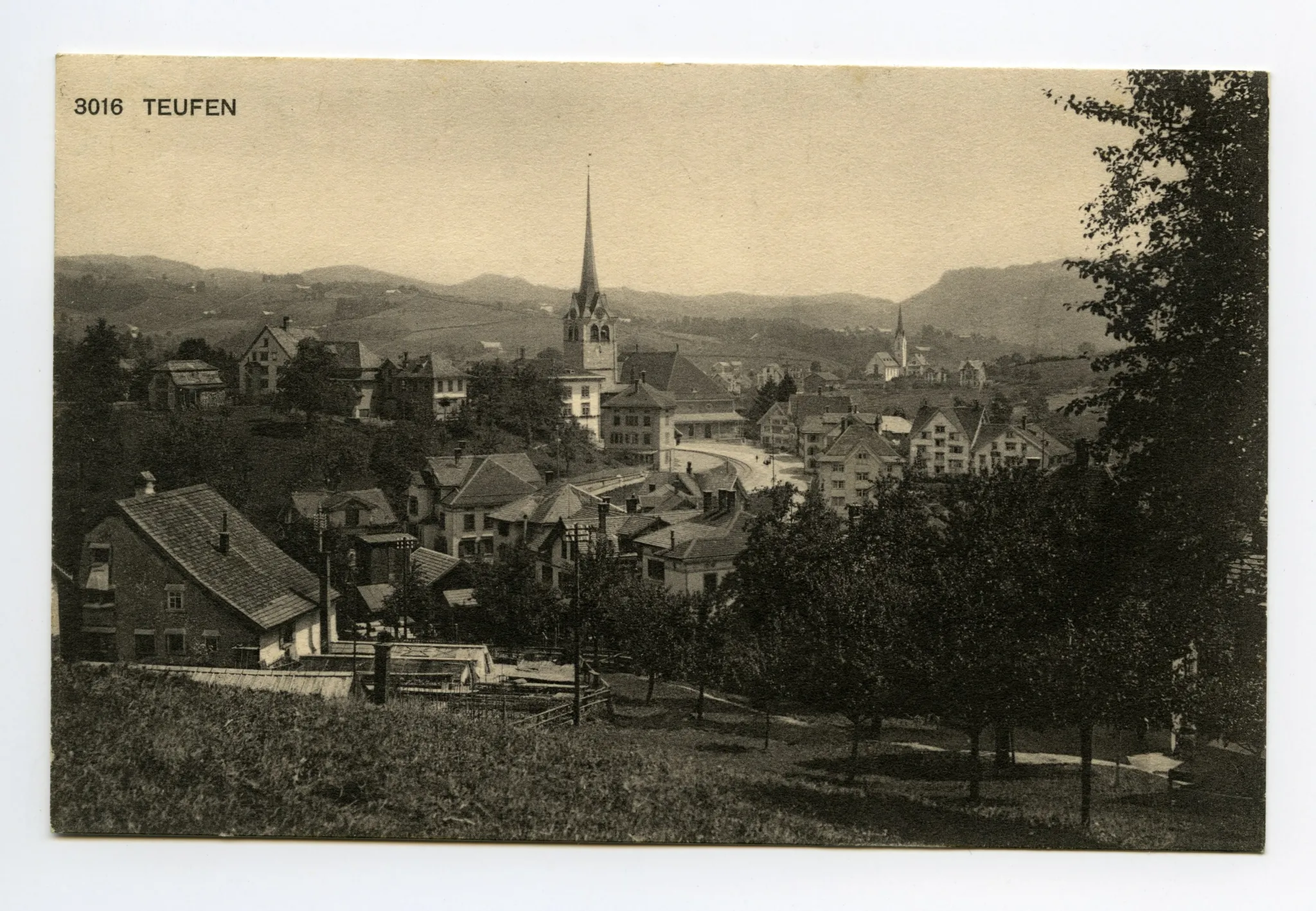 beide Dorfkirchen. Blick zum Gäbris