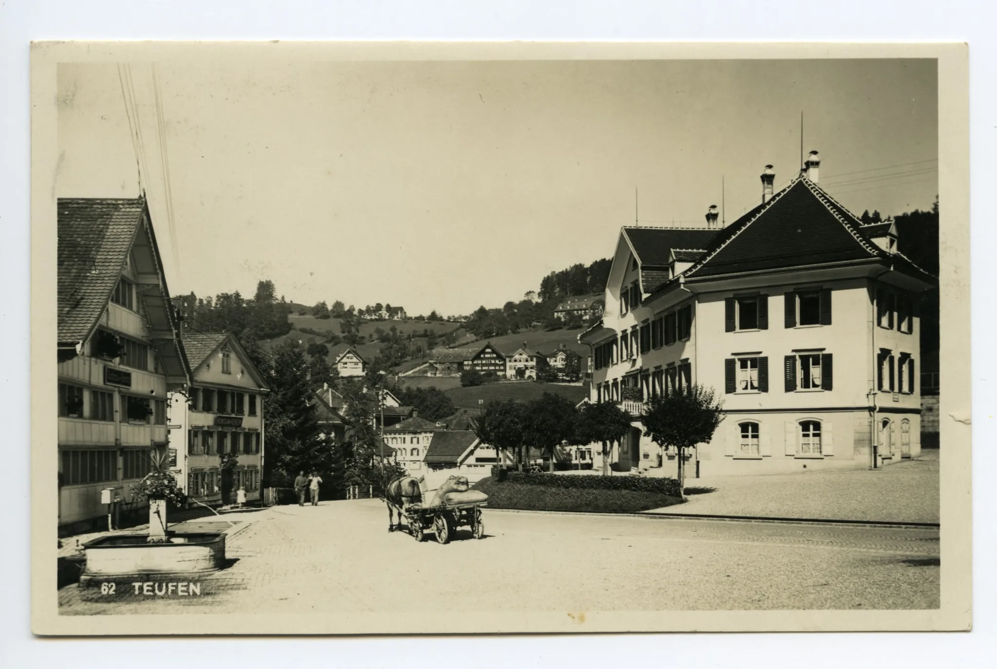 Mit Altem Bahnhof, Gasthaus „Bahnhof“, Haus Konsum-Verein, Pferdefuhrwerk