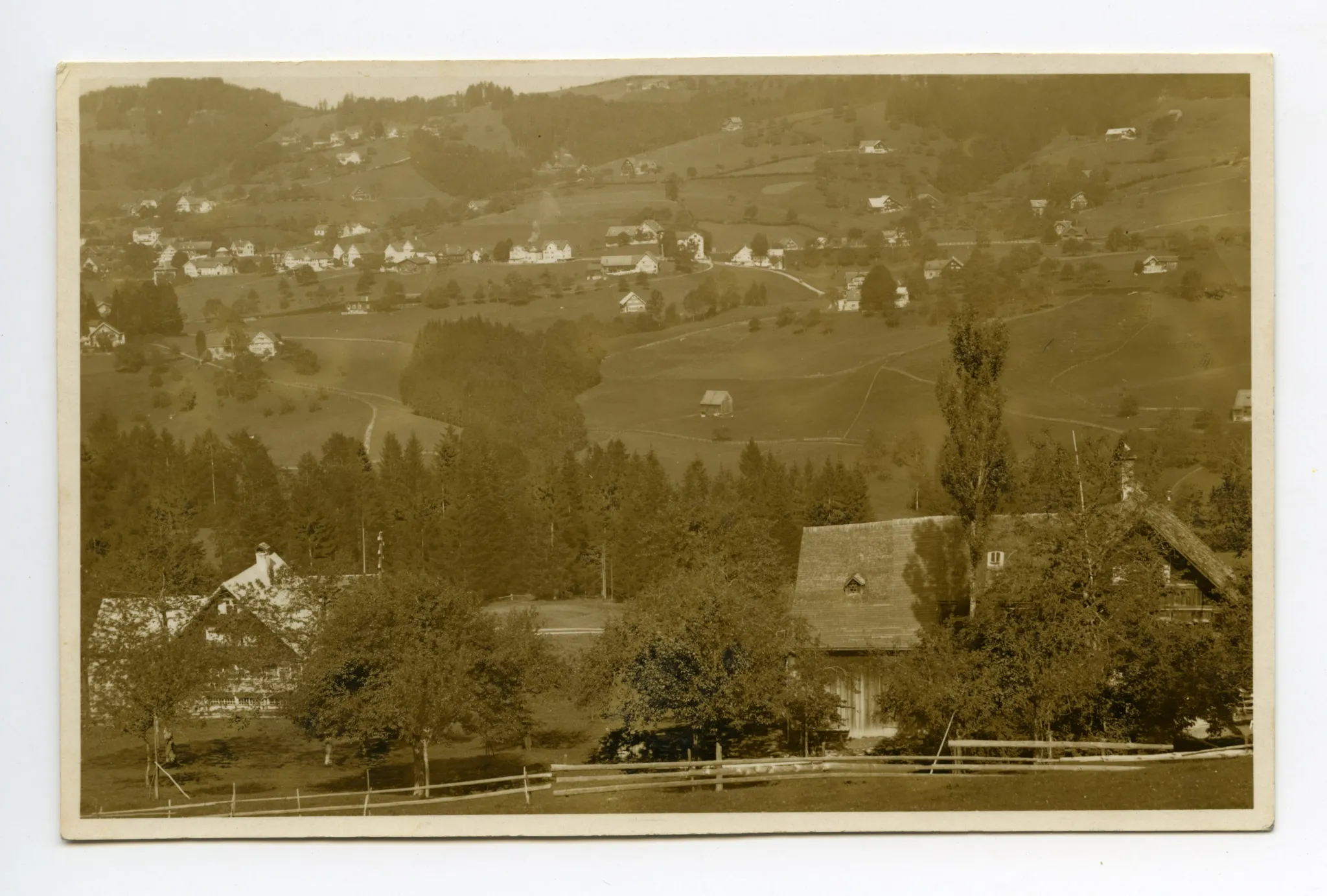 vom Gebiet Nord aus gesehen. Mit Krankenhaus und Bad Sonder. Blick zur Schäflisegg