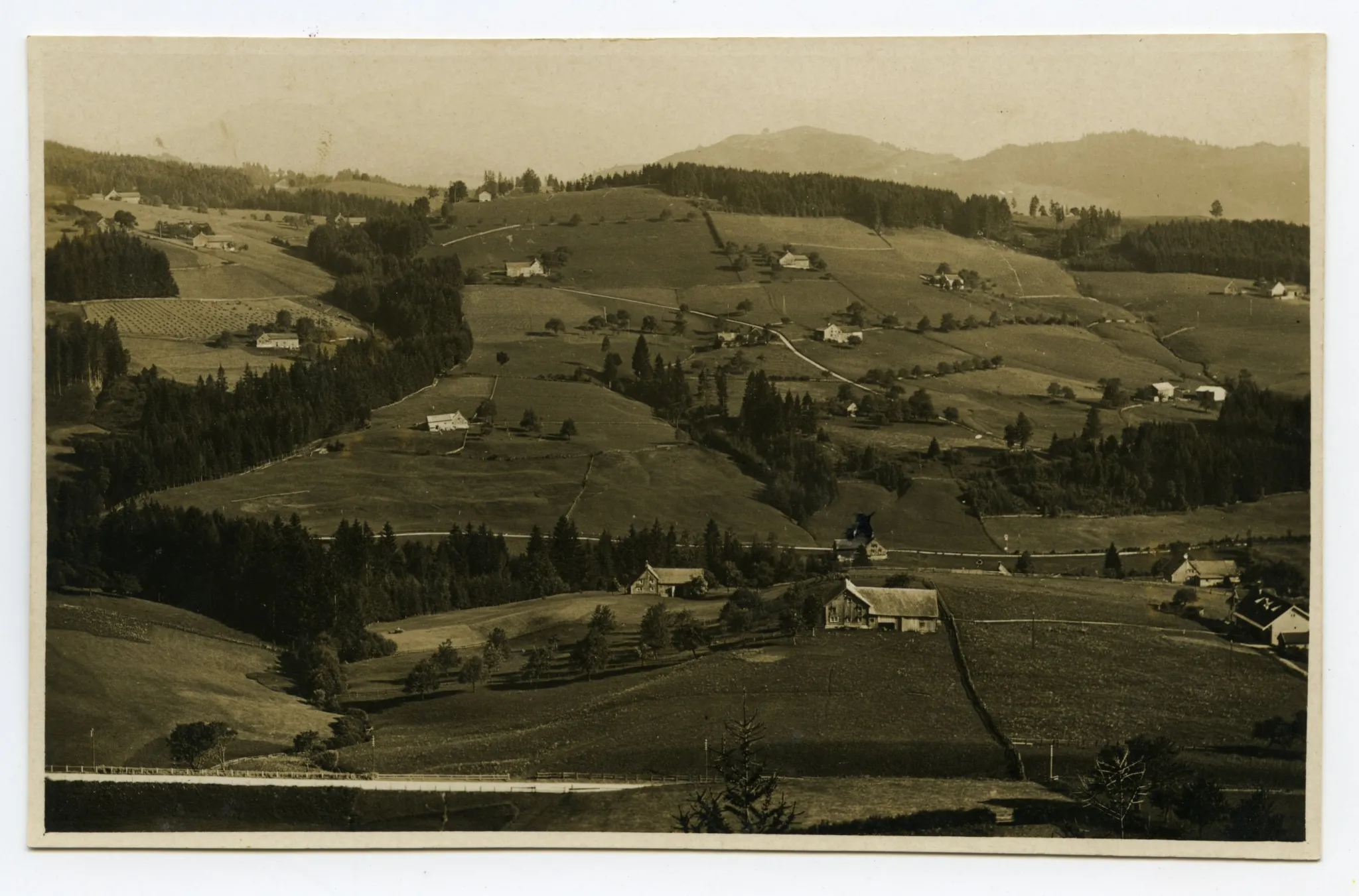 Speicherstrasse und Alte Speicherstrasse, von den Eggen her gesehen. Blick zum Gäbris