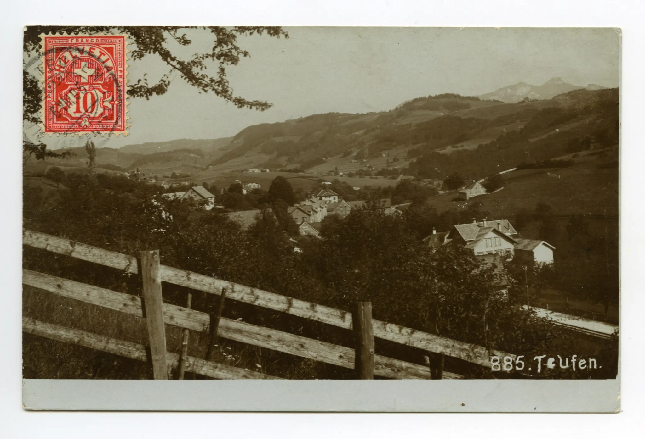 Blick nach Südosten zum Hohen Kasten und Kamor, sowie nach Osten zum Eggli (Villa Höhenblick)