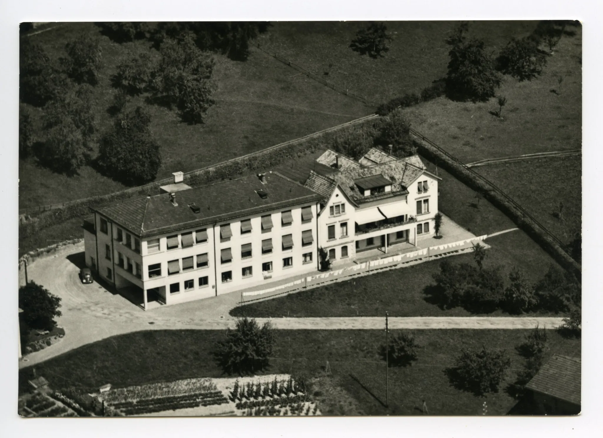 mit Anbau