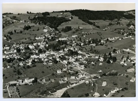 Schönenbüel, Bächli/Friedhof, Dorfkern/Dorfplatz, Bahnhof, Ebni (teilweise), Gremm/Lortanne. Blick Richtung „Eggen“, via Krankenhaus, Töchterinstitut Buser
