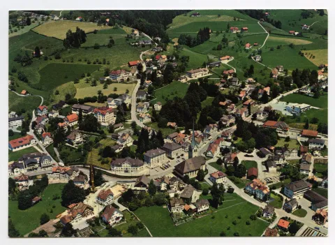 Dorfkern bis Bahnhof/Migros, mit Krankenhaus, Töchterinstitut und Baustelle „Spar“ (Ersatzbau für Konsum beim Dorfplatz (vgl. Hc.14-05)