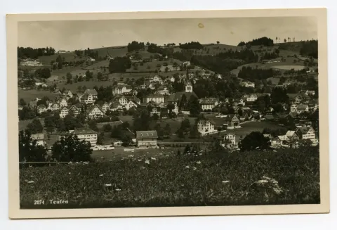 im Vordergrund Bächli, mit Bahnhof und Krankenhaus, Blick zu Bad Sonder, Schäflisegg/Eggen-Höhenweg