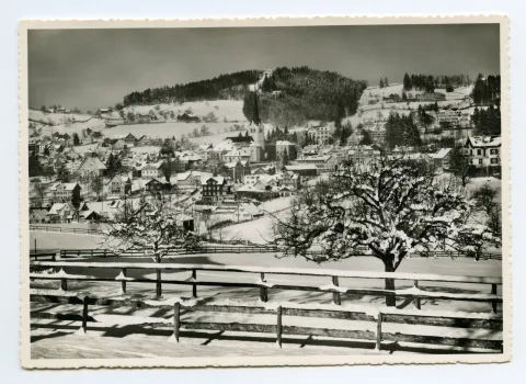 mit Bächli, Bad Sonder, Fernblick. Blick zu Fröhlichsegg und Froher Aussicht