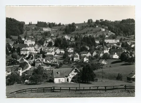 vom Schönenbüel, mit Bächli, Bahnhof/Krankenhaus, Bad Sonder. Blick zu Schäflisegg, Hüslersegg