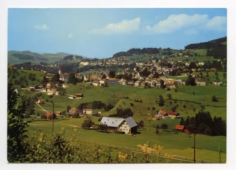 von Schlatterlehn, mit Sammelbüel/ Zeughaus/Linde, beiden Dorfkirchen, Bleichi/Ebni. Blick zu Fernblick, Frohe Aussicht, Eggli, Hinterländer Hügel