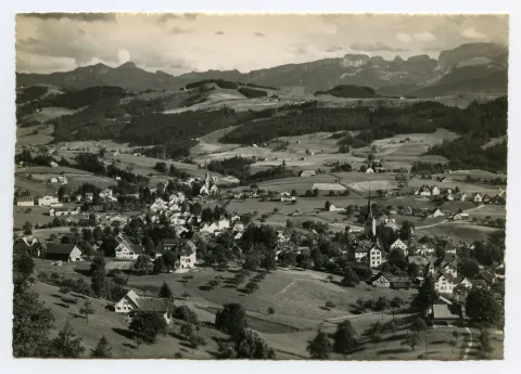 Beide Dorfkirchen, Ebni. Blick zu Steigbach, Kamor/Hohem Kasten resp. östl. Alpstein