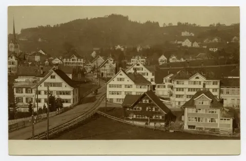mit Fuhrwerk auf Strasse (Pferd? Ochse?), Blick zu Frölichsegg, Bad Sonder, Grubenmannkirche (z.T.), gleiches Foto wie Ho.07-020 (vgl. Hc.20-15, und Hc.20-14)