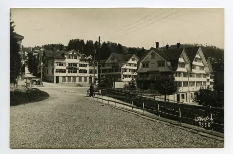 Blick vom Kirchplatz, Einlenker Bächlistrasse, „Anker“ und „Adler“, Kornhändlerhaus. Blick zum Gremm (vgl. Hc.20-23)