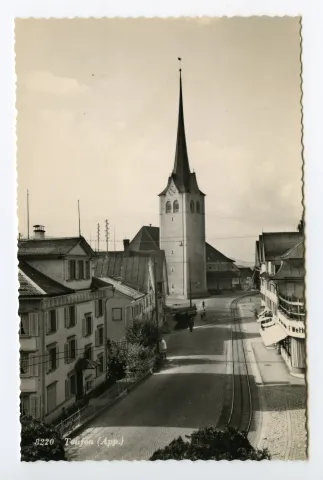 von der Villa Roth aus gesehen, Hochformat. Mit Bekleidung/Schuhe F. Wetter, „Spörri“, Grubenmannkirche (vgl. Ho.07-079: selbe Kartennummer, gleicher Verlag, ähnliches, aber anderes Foto!)