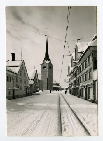 Bekleidung F. Wetter, Confiserie „Spörri“, Grubenkannkirche, Fussgänger, mit Hund
