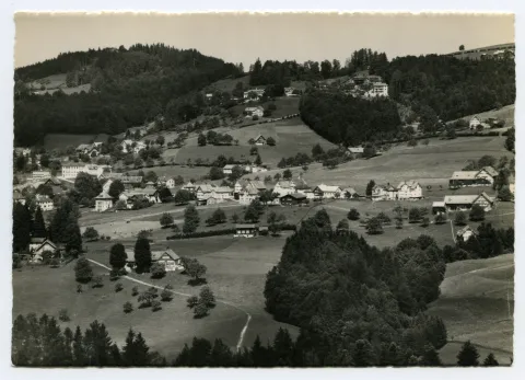 Mit Krankenhaus. Blick zu Bad Sonder (z.T. verdeckt), Frölichsegg, Schäflisegg