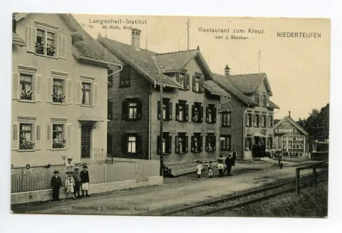 Häusergruppe an Hauptstrasse, Lungenheil-Institut Rath, Restaurant „zum Kreuz“, resp. „zur Alpenrose); Karte 1: sw; Karte 2: col.; Nummer auf Rückseite, unten rechts: „08 53456“