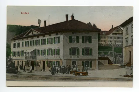 mit einfahrendem Zug und Passanten (vgl. Hc.07-05)