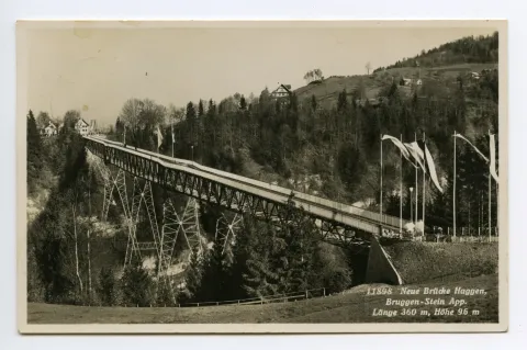 Ansicht der fertiggestellten Brücke Richtung St. Gallen; eingeweiht im Oktober 1937; Karte 1: mit Fahnenschmuck zur Einweihung
