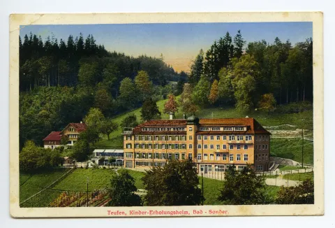 Gesamtansicht mit Garten aus Süden (vgl. Hc.08-18, identisch)