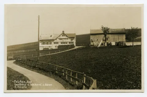 Gesamtansicht mit Zufahrtsstrasse