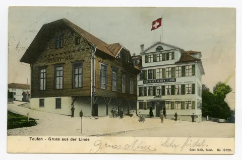 Frontansicht mit Konzertsaal und Personen davor (vgl. Hc.08-07)