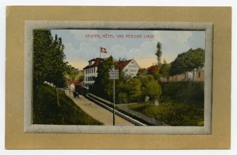 seitliche Ansicht aus Süden mit Bahnschienen, Bahn und Kutsche (vgl. Hc.08-09, identisch, Stempel 1912)
