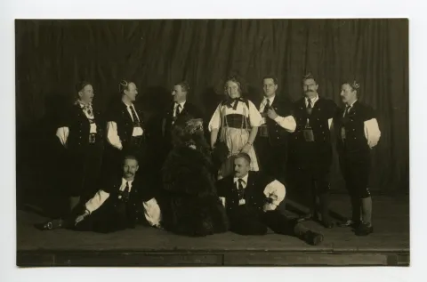 veranstaltet vom Töchterchor Dorf und Männerchor Harmonie Teufen. Berner-Jodlergruppe „Chräjebüel“.